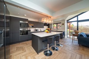 KITCHEN/DINER- click for photo gallery